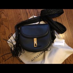 Altuzzara knot saddle bag